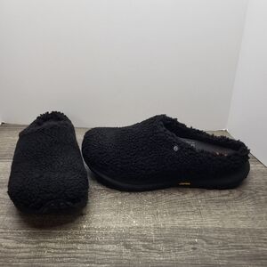 Topo Athletic Revive Women's Size 9.5 Black Shoes Slip-On Vibram EUC